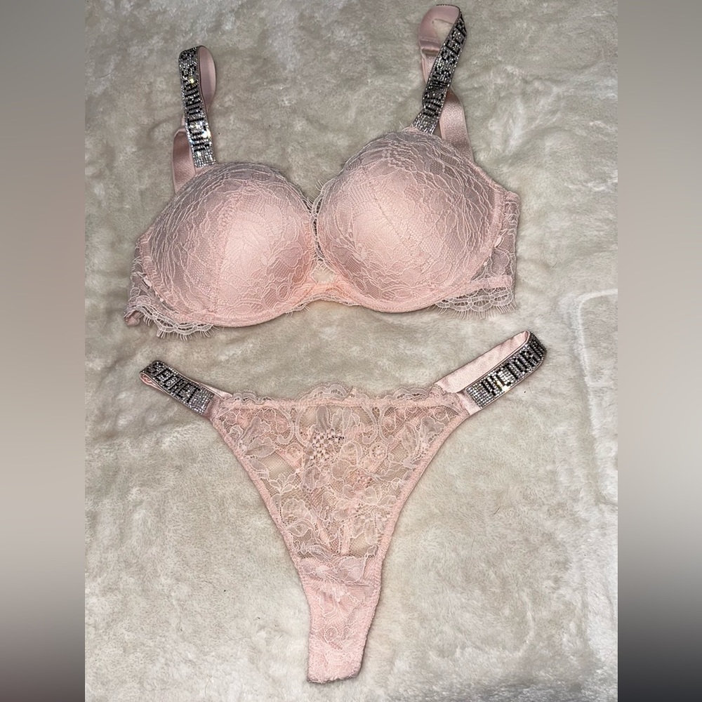 VS shine strap light pink lingerie!